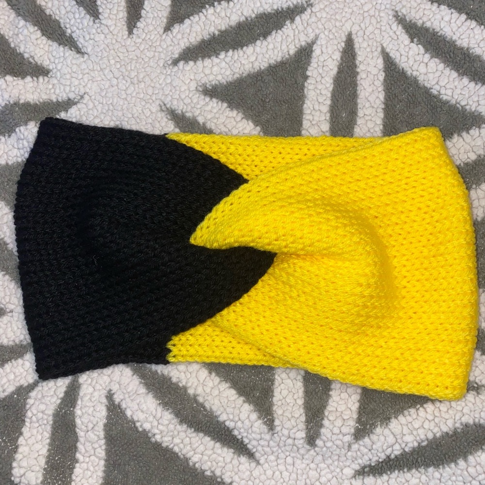 Handmade Messy bun Ear warmer BubbleBee yellow/black.